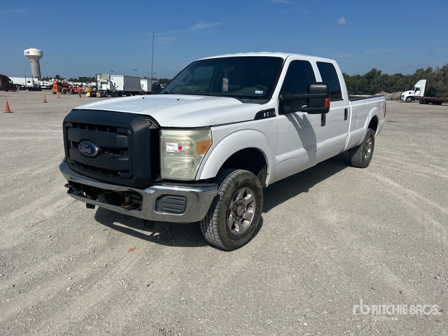 2014 Ford F-250 XL 4x4 Crew Cab Pickup