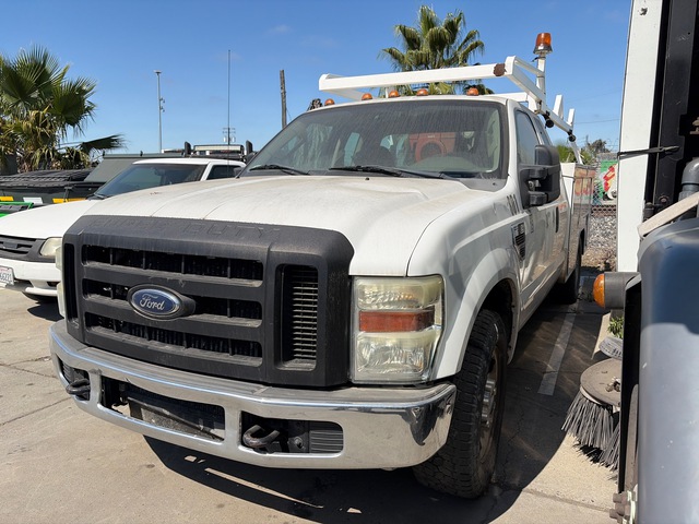 2009 Ford F-350 XL 4x2 Extended Cab Utility Truck