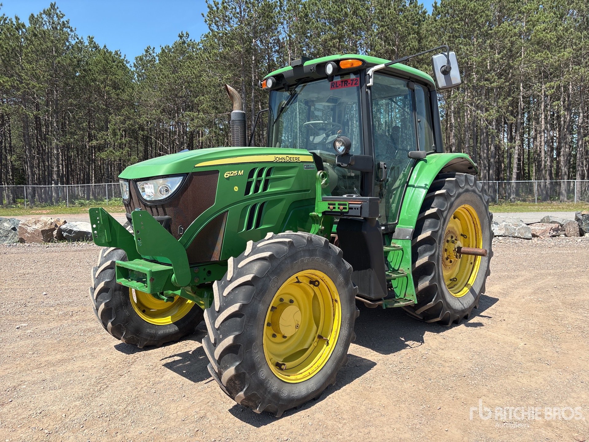 2015 John Deere 6125M 4WD Tractor