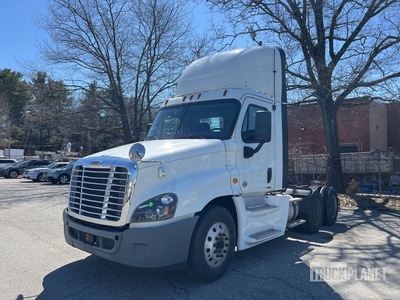 2019 Freightliner PX125064ST Day Cab Prime Mover