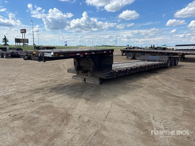 2006 Doepker Tri/A Double Drop Removable Gooseneck Lowboy Trailer