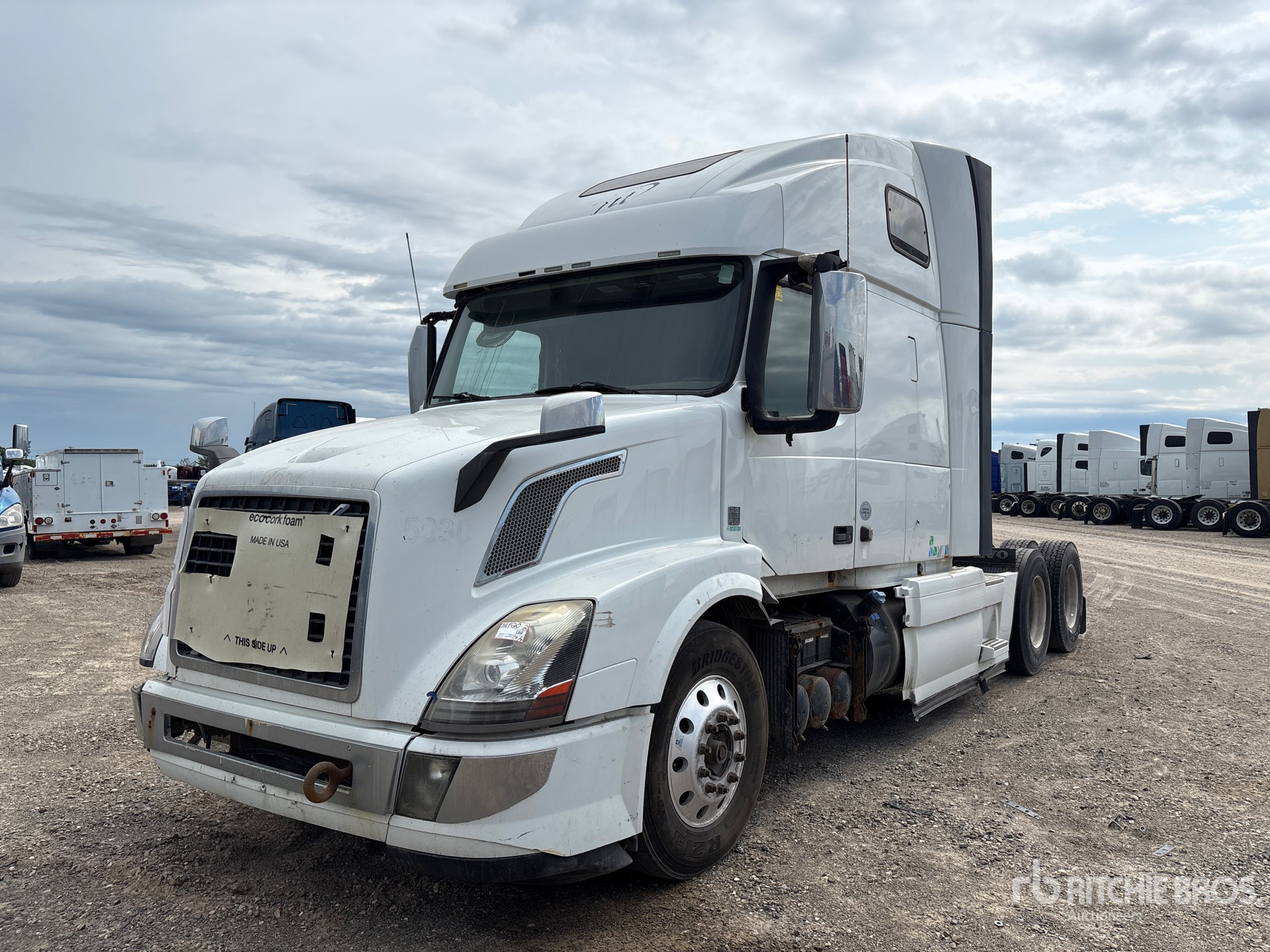 2016 Volvo VNL 6x4 T/A Sleeper Truck Tractor (Inoperable)