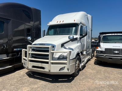 2018 Freightliner Cascadia 126 6x4 Sleeper Truck Tractor