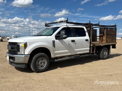 2019 Ford F-350 XL 4x4 Crew Cab Flatbed Truck