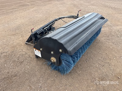 2010 Bobcat 74 in Skid Steer Broom