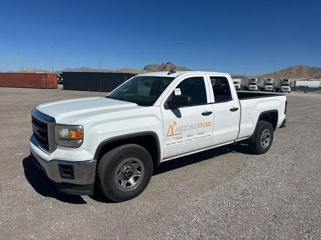 2015 GMC Sierra 4x2 Crew Cab Pickup