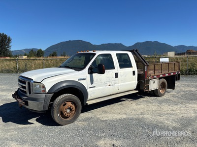 2006 Ford F-450 XLT 4x4 Crew Cab Flatbed Truck