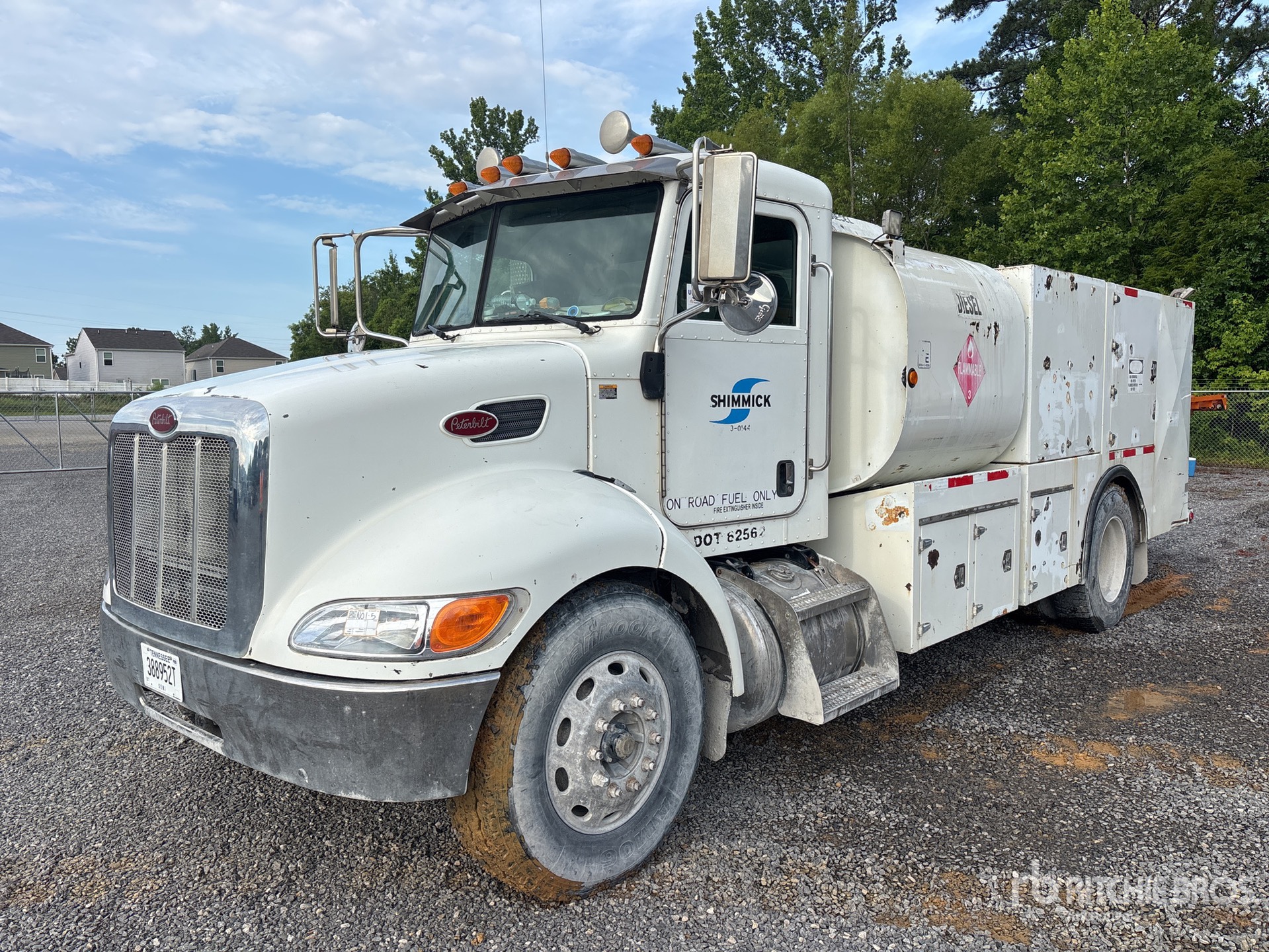 2008 Peterbilt 335 1000 gal 4x2 Fuel and Lube Truck