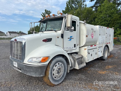 2008 Peterbilt 335 1000 gal 4x2 شاحنة الوقود والتشحيم