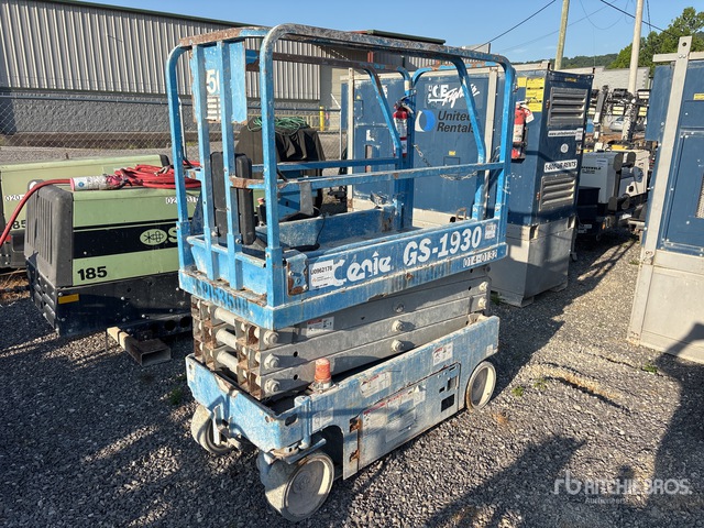 2016 Genie GS-1930 Electric Scissor Lift