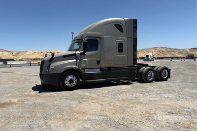 2020 Freightliner Cascadia 126 6x4 T/A Sleeper Truck Tractor