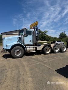 2002 Kenworth T800 Heavy Haul Tri/A Day Cab Truck Tractor