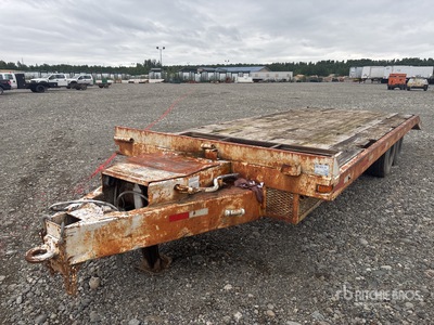 1981 Dako 24 ft T/A Flatbed Trailer