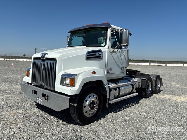 2015 Western Star 4700 SF T/A Day Cab Truck Tractor