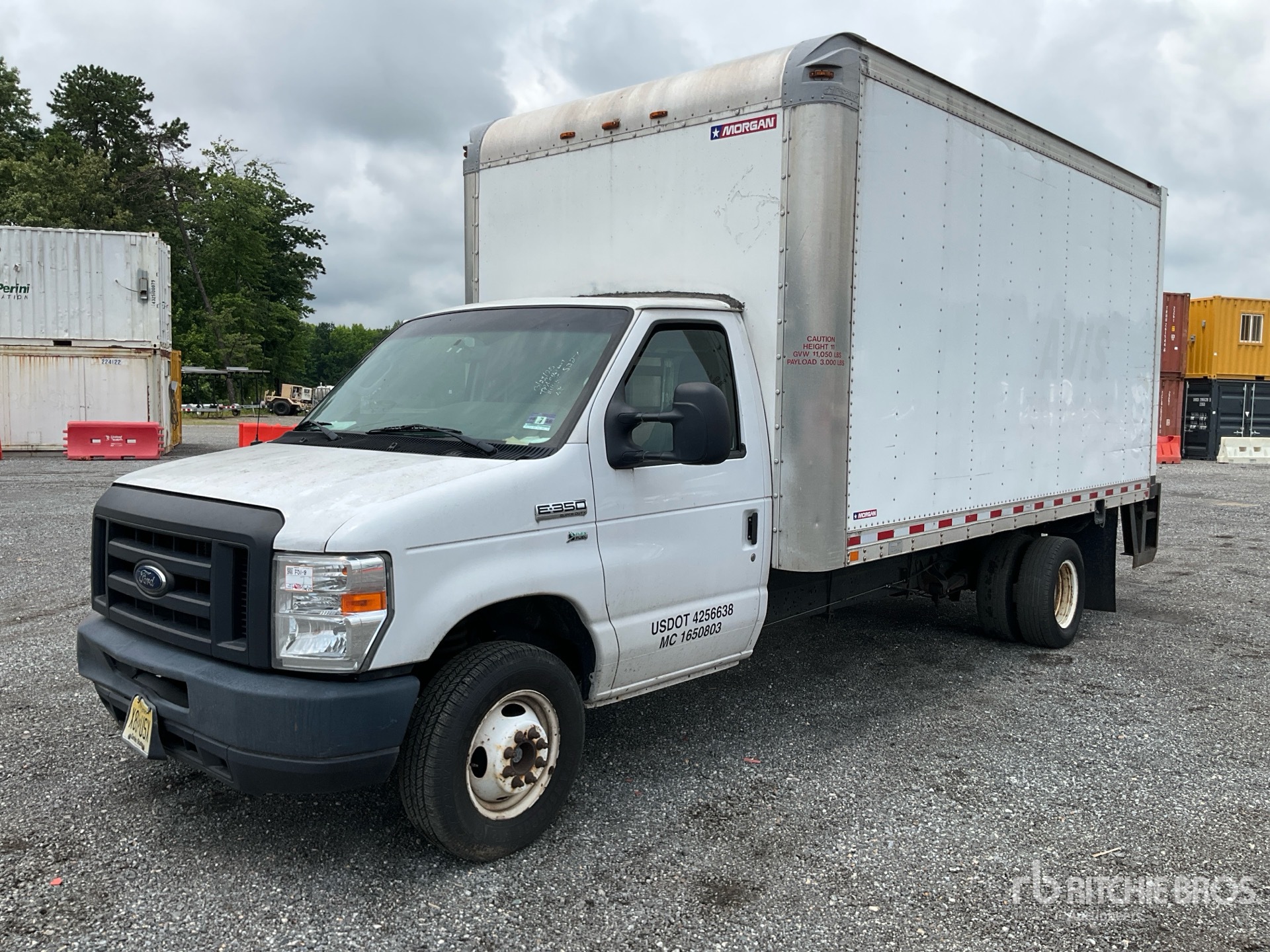2018 Ford E-350 Van Truck