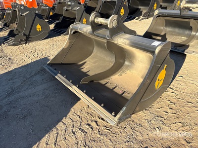 Trojan 200CL 72 in Cleanup Excavator Bucket