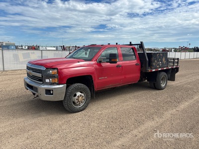 2015 Chevrolet Silverado 3500HD 4x4 Crew Cab Flatbed Truck