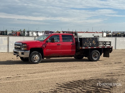 2015 Chevrolet Silverado 3500HD 4x4 Crew Cab Flatbed Truck