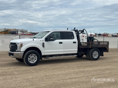 2018 Ford F-250 XLT 4x4 Crew Cab شاحنة مسطحة