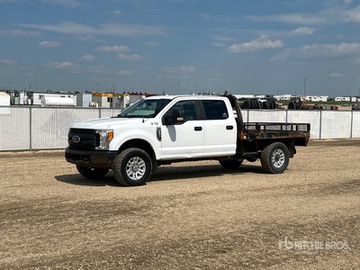 2017 Ford F-250 XL 4x4 Crew Cab Flatbed Truck