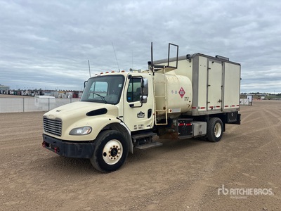 2007 Freightliner M2106 4x2 شاحنة التشحيم