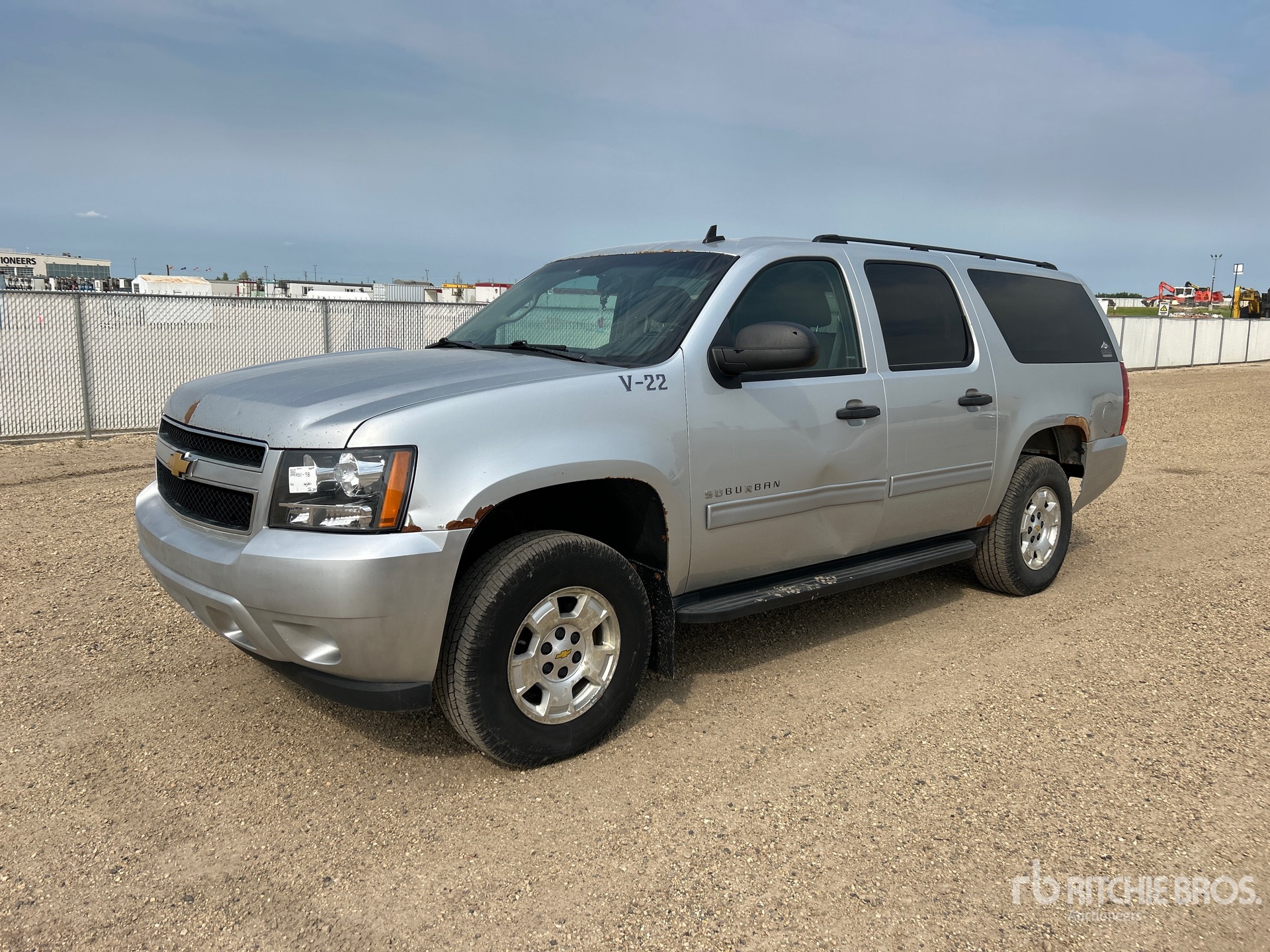 2013 Chevrolet Suburban 4WD SUV