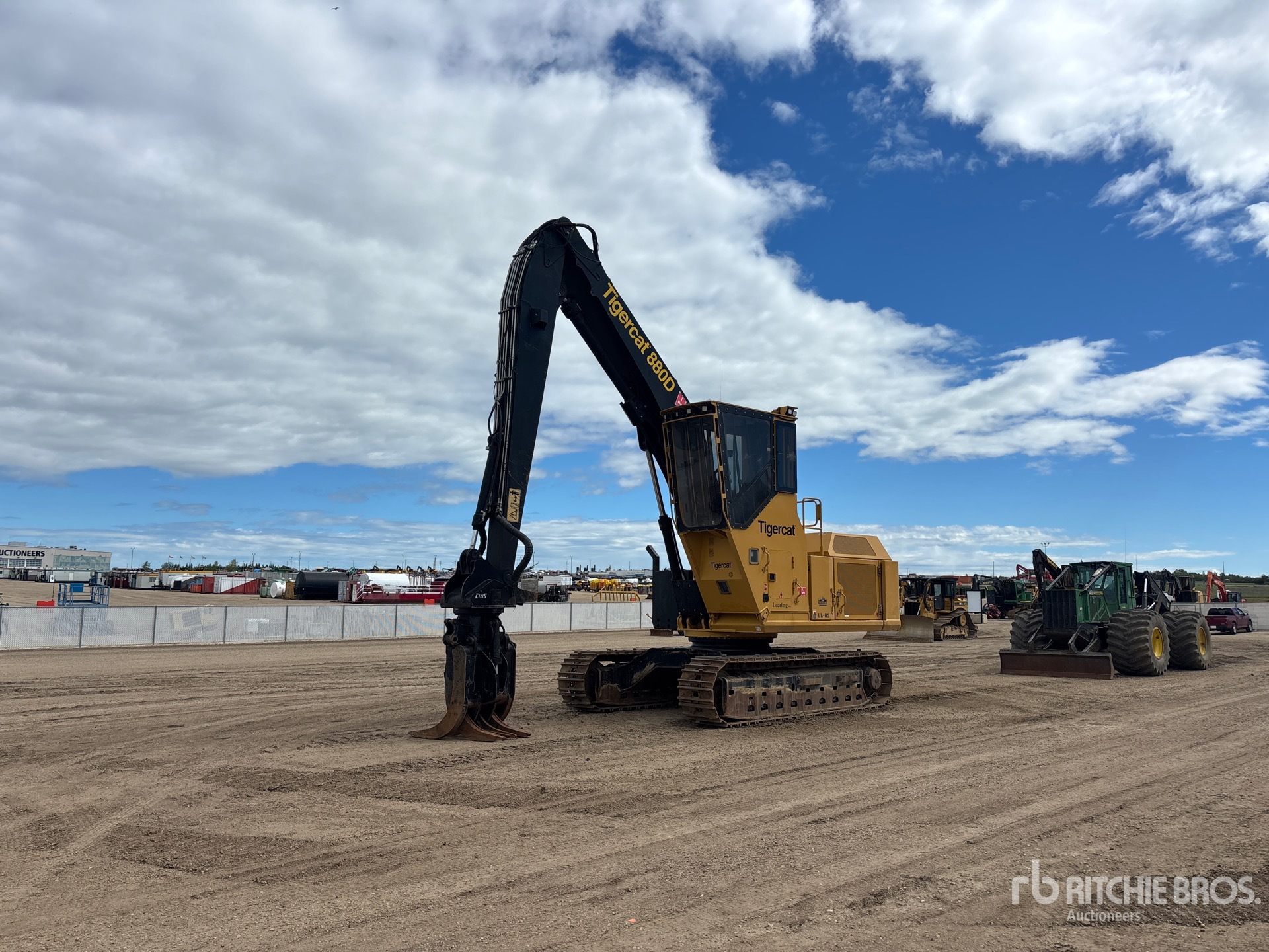 2020 Tigercat 880D Short Wood Log Loader