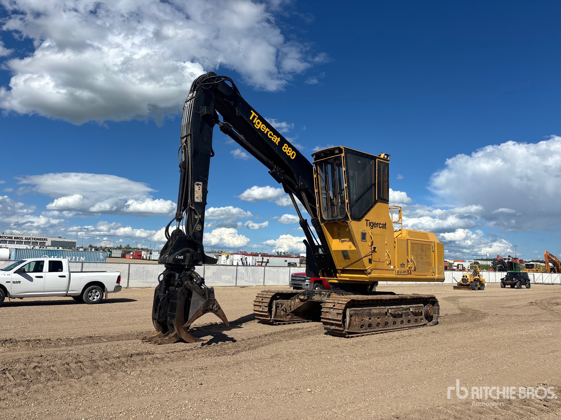2016 Tigercat 880 Short Wood Log Loader