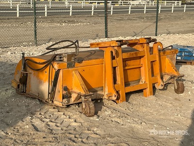 2500 mm Hydraulic Sweeper - Fits Telehandler