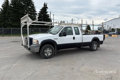 2006 Ford F-250 XL 4x2 Extended Cab Pickup