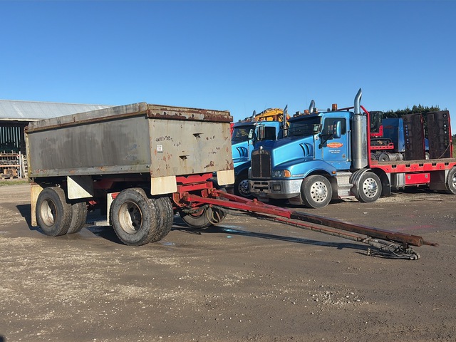 1997 Falcon 3.7 m Pig Drawbar Tipping Trailer 1997 Falcon 3.7 m Pig Drawbar Tipping Trailer