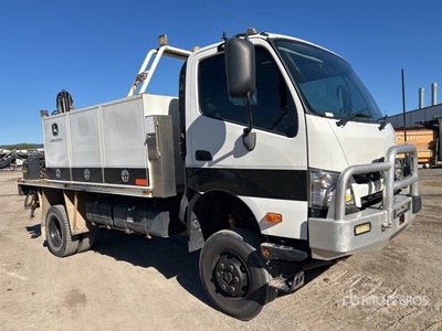 2019 Hino 300 4x4 Service Truck