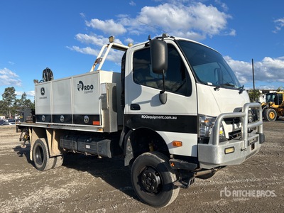 2019 Hino 300 4x4 Camion de service