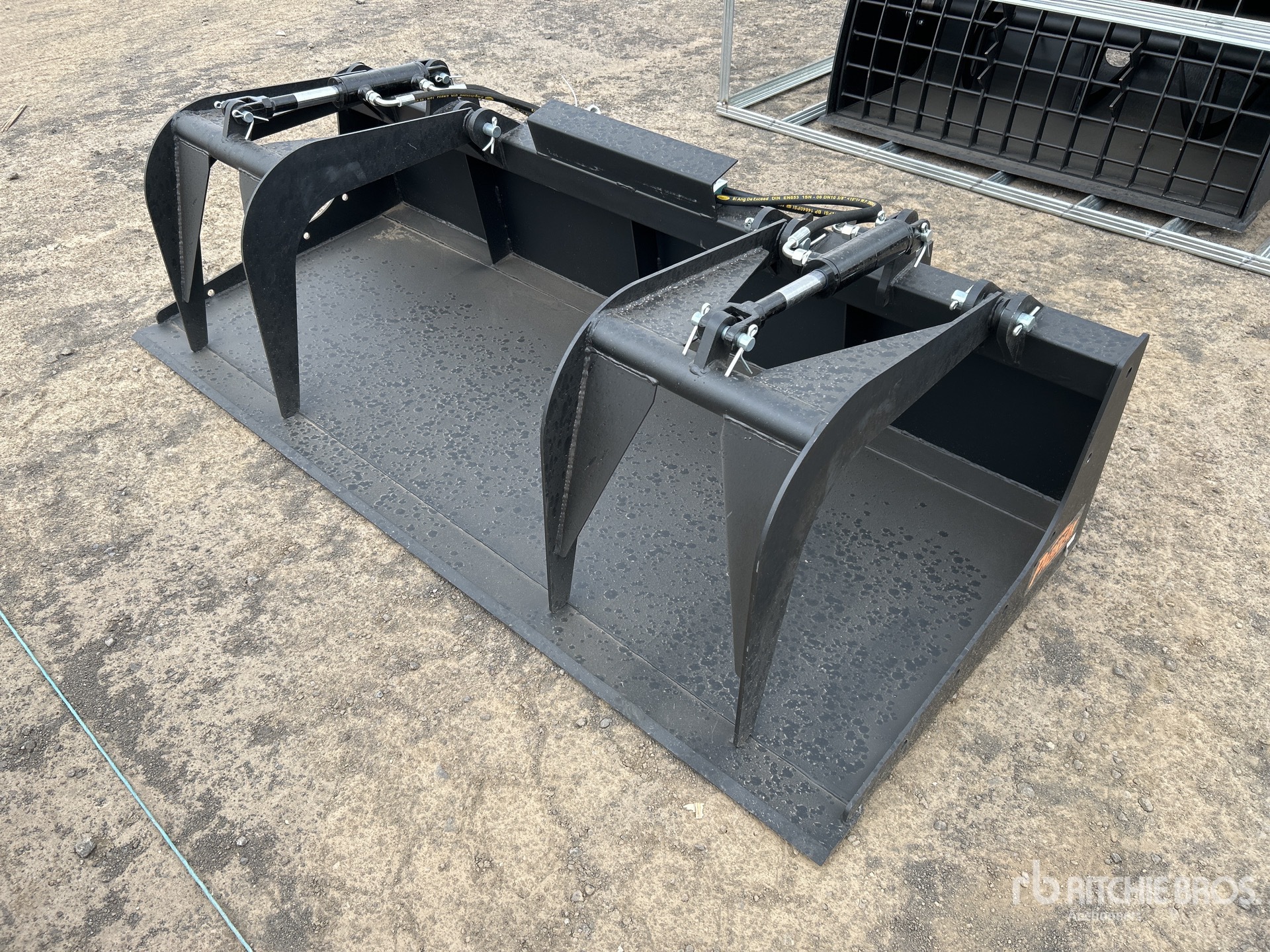 2026 PABREAK GB232 1830 mm Skid Steer Grapple Bucket (Unused)
