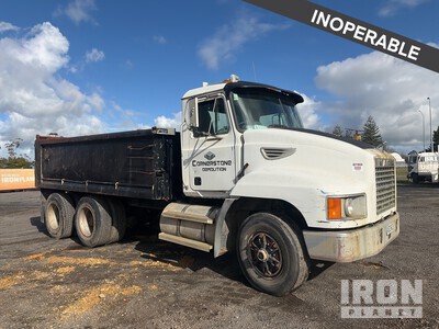 2001 Mack CH666 6x4 T/A Camión dumper (Inoperable)