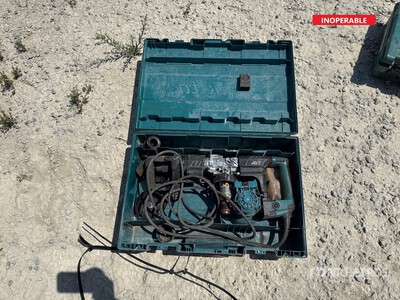 Makita HM1111C Demolition Breaker (Inoperable)