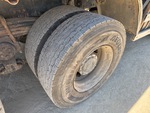 4 Underbody - Truck with Right Center Drive Tires