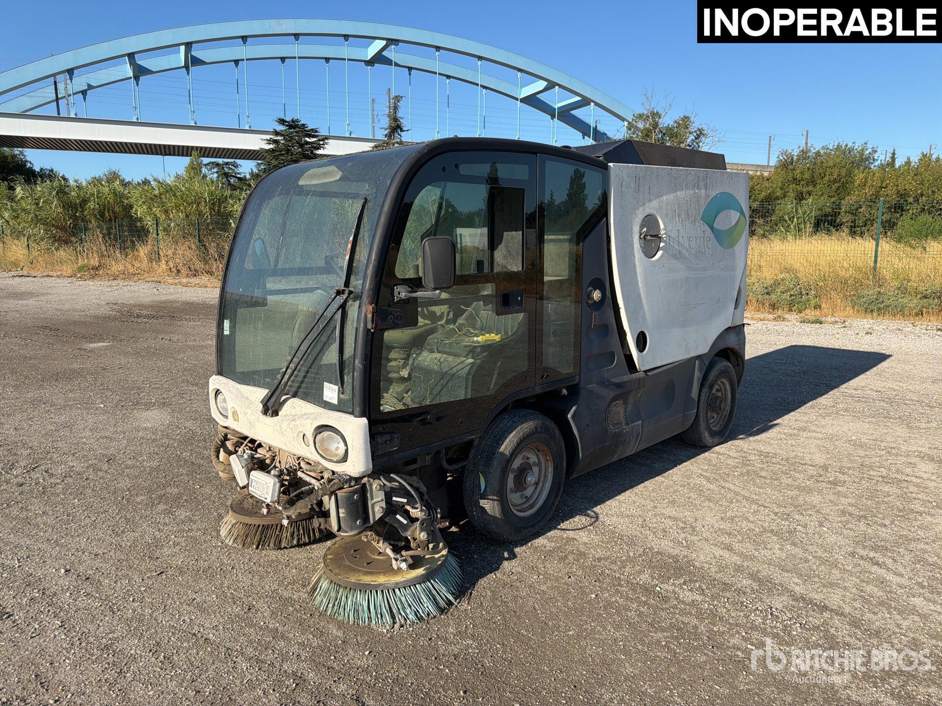2007 Mathieu Azura Concept Balayeuse Sweeper Truck (Inoperable)
