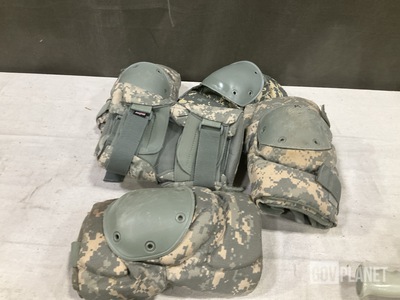 (103) Pairs of Knee Pads