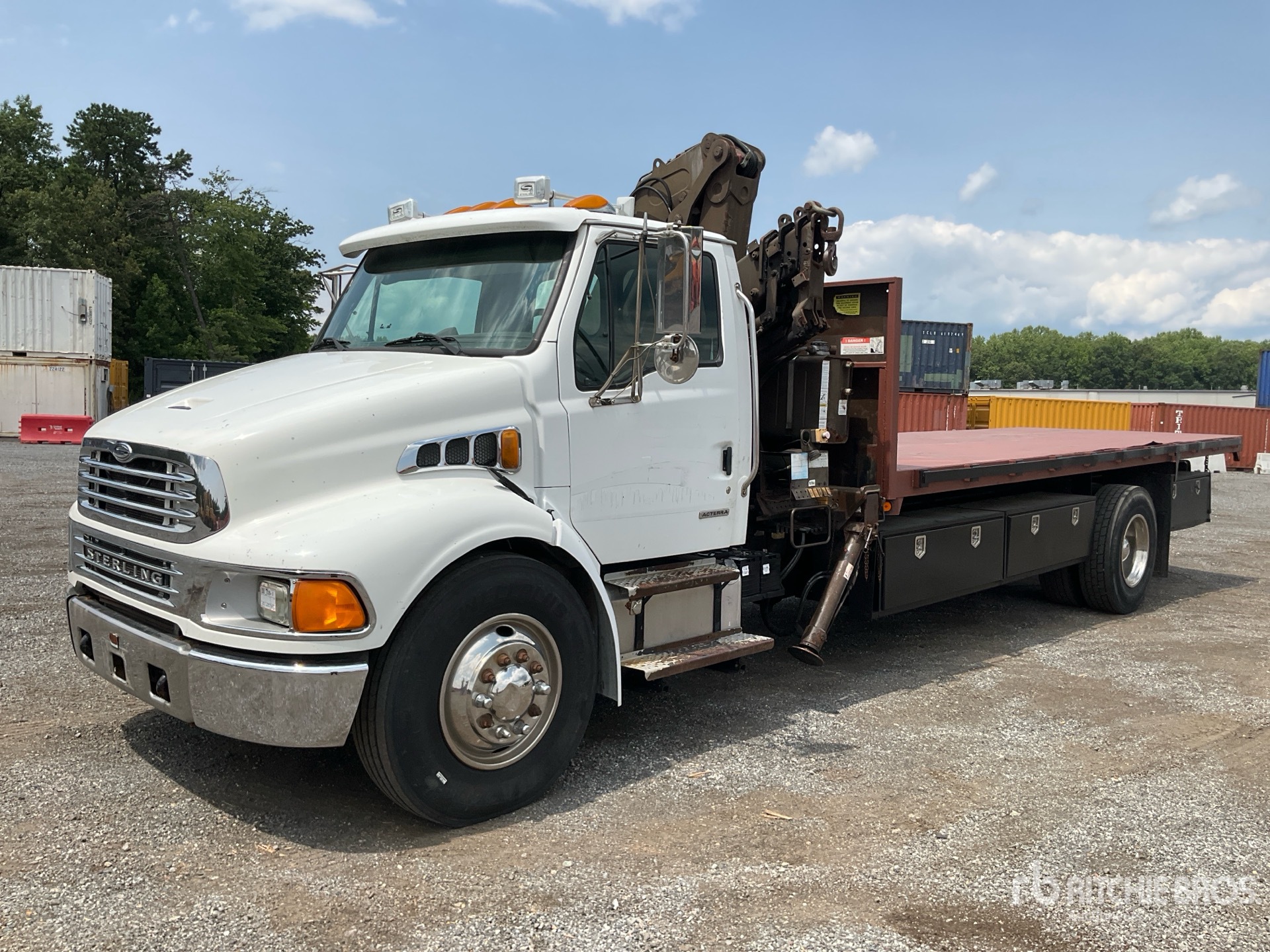Fassi 8250 lb Knuckle Boom on 2006 Sterling Acterra 4x2 Boom Truck