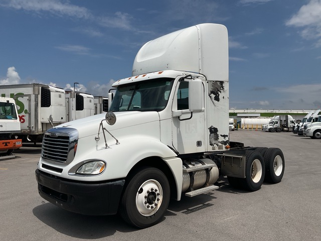 2013 Freightliner Columbia 6x4 T/A Day Cab Truck Tractor (Glider Kit)