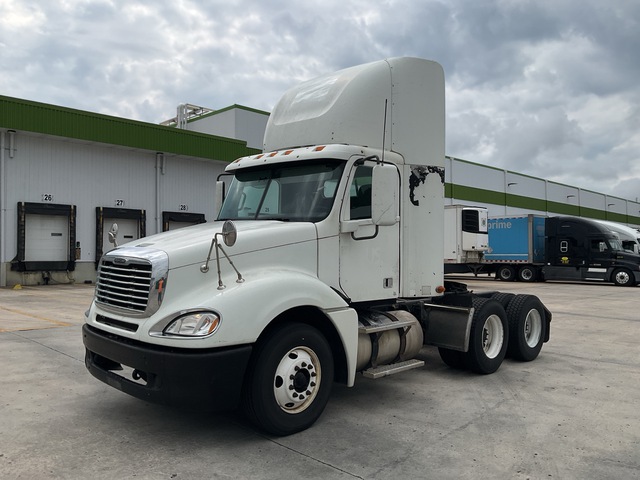 2014 Freightliner Columbia 6x4 T/A Day Cab Truck Tractor (Glider Kit)