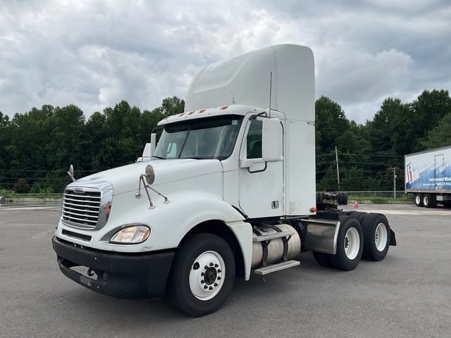 2015 Freightliner Columbia 6x4 T/A Day Cab Truck Tractor (Glider Kit)