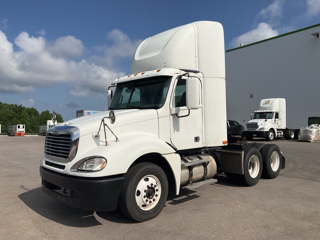 2015 Freightliner Columbia 6x4 T/A Day Cab Truck Tractor (Glider Kit)