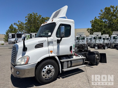 2014 Freightliner CA113 4x2 Cabeza Tractora Cabina Corta