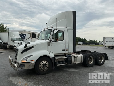 2020 Volvo VNL 6x4 T/A Dagcabine Trekker
