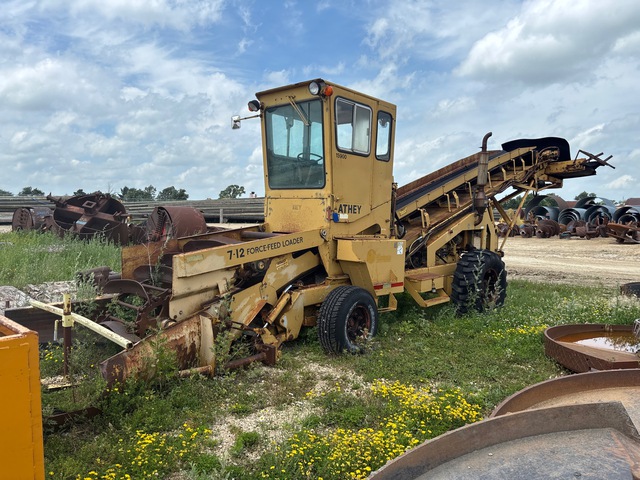 1979 Athey 7-12D Windrow Elevator