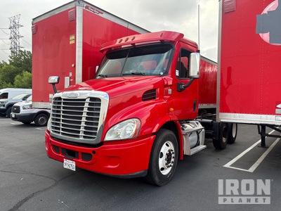 2013 Freightliner Cascadia 113 6x4 T/A Day Cab Truck Tractor