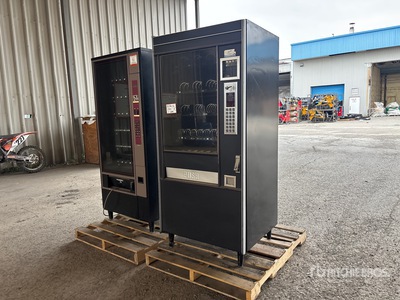 Quantity of (2) Vending Machines Varios, tienda, almacen, consumidor