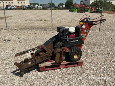 2004 Ditch Witch 1030H 溝掘り機